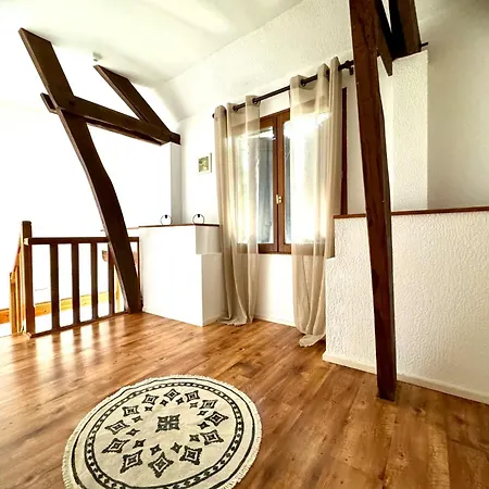 Casa de Férias Grange Authentique Avec Vue, Piscine Chauffee Et Wifi *