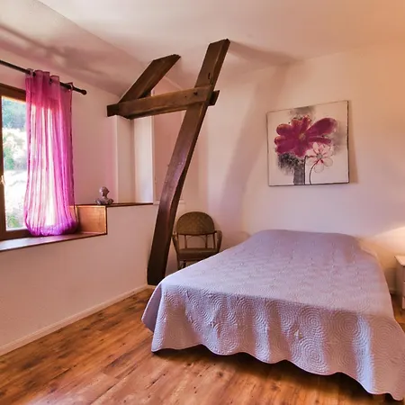 Casa de Férias Grange Authentique Avec Vue, Piscine Chauffee Et Wifi *