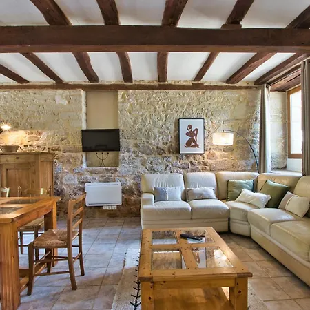 Casa vacanze Les Terrasses-Gite Authentique Avec Vue, Piscine Chauffee Et Wifi- La Grange D'Heloise- Daglan