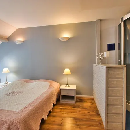 Les Terrasses-Gite Authentique Avec Vue, Piscine Chauffee Et Wifi- La Grange D'Heloise- Casa vacanze