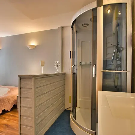 Les Terrasses-Gite Authentique Avec Vue, Piscine Chauffee Et Wifi- La Grange D'Heloise- Casa vacanze Daglan